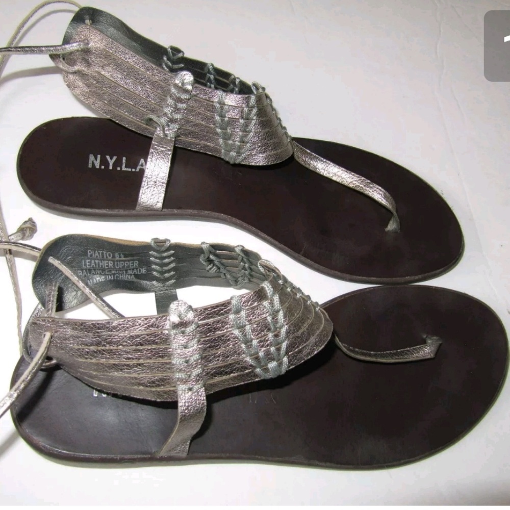 NYLA Metallic Silver Thong Sandals Ties Sz 61/2